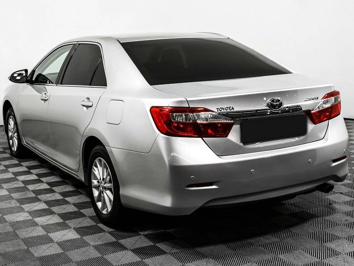 Toyota Camry с пробегом — 2012 год. Фото: #6
