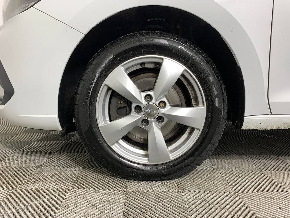 Volkswagen Polo с пробегом — 2021 год. Фото: #8