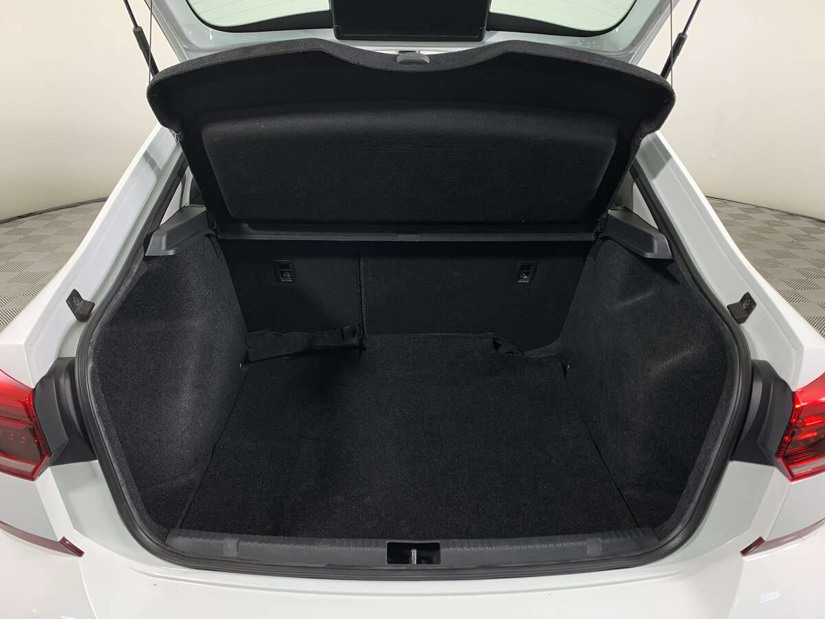 Volkswagen Polo с пробегом — 2021 год. Фото: #18