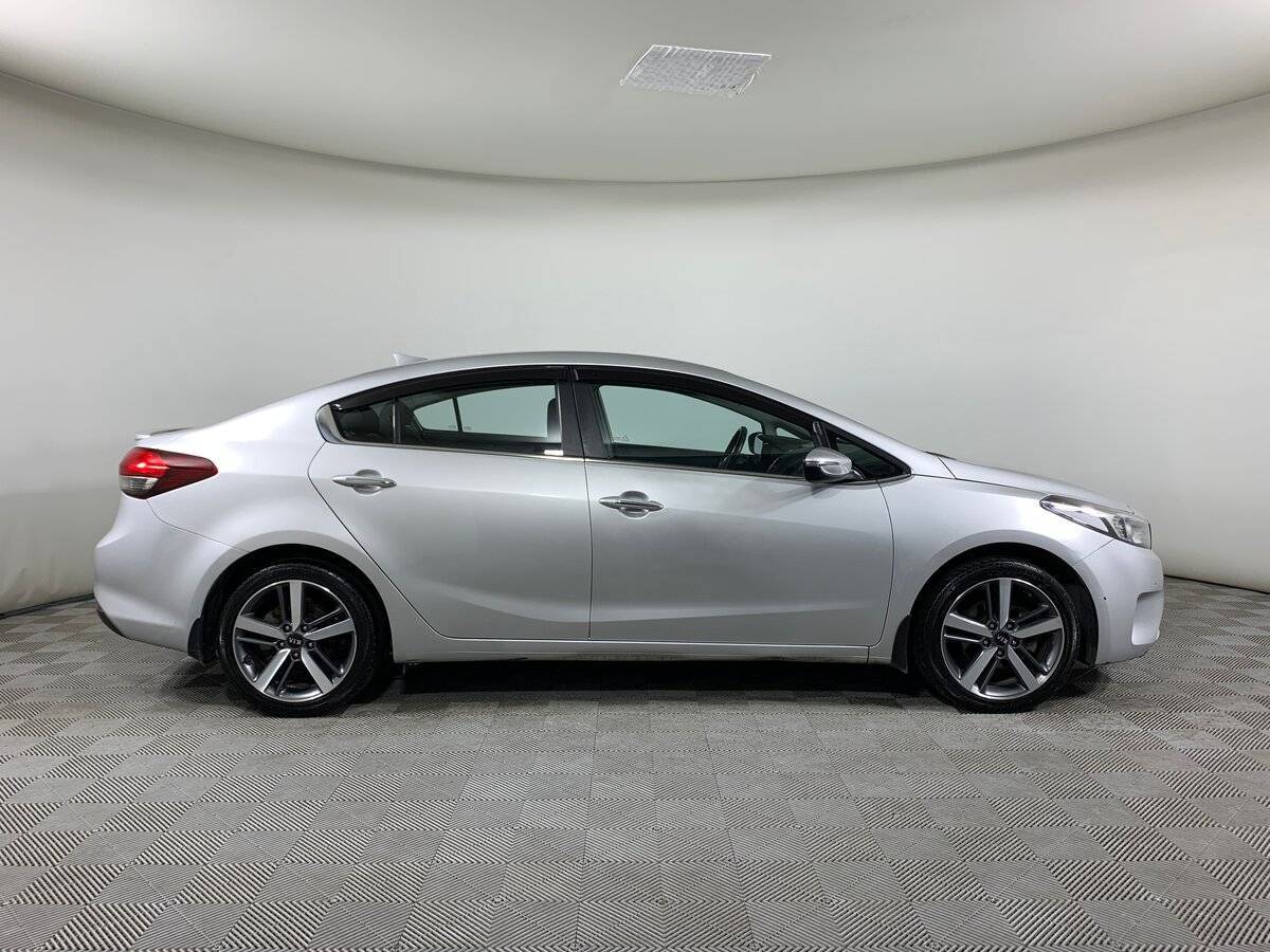 Kia Cerato с пробегом — 2017 год. Фото: #3