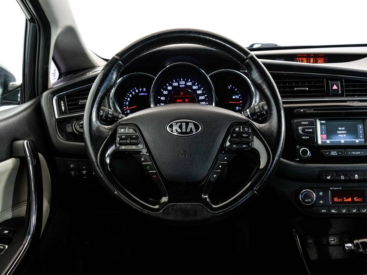 Kia Ceed с пробегом — 2015 год. Фото: #11
