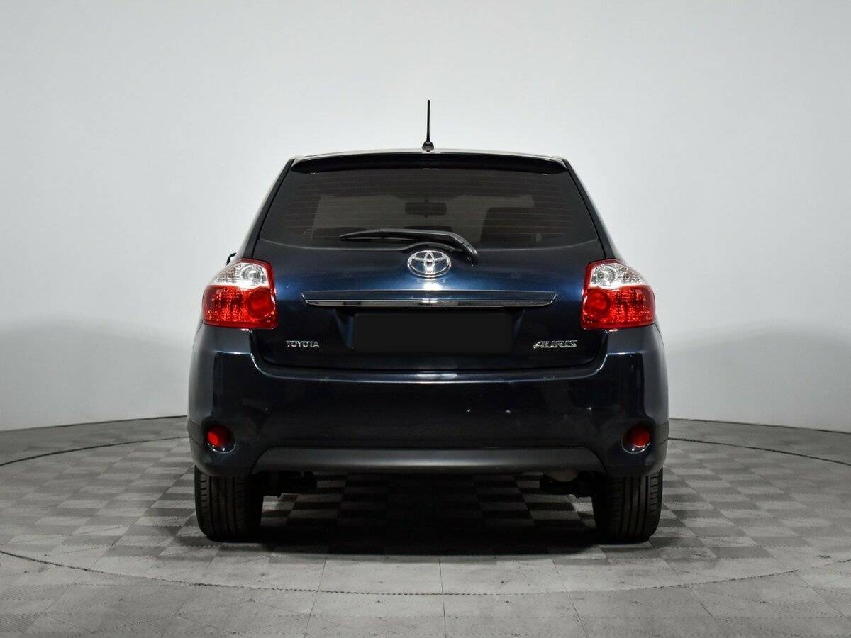 Toyota Auris с пробегом — 2012 год. Фото: #6