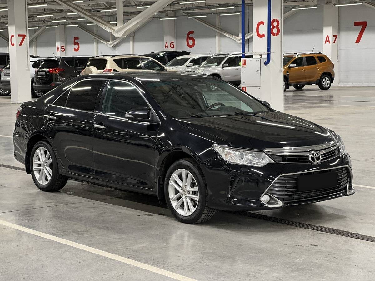 Toyota Camry с пробегом — 2015 год. Фото: #2