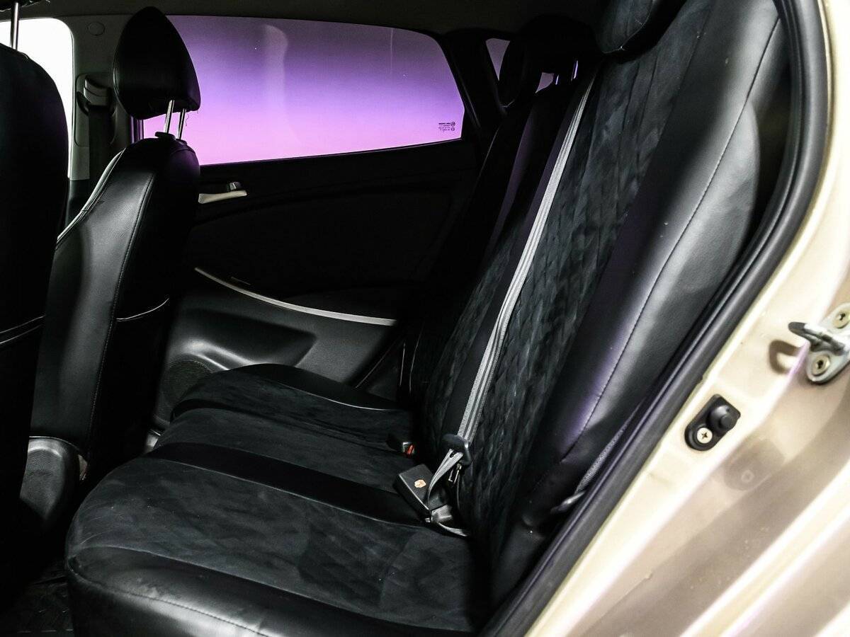 Hyundai Solaris с пробегом — 2012 год. Фото: #11