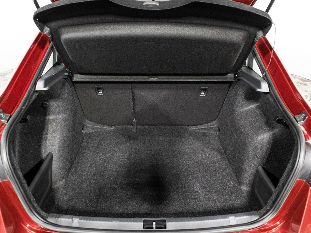 Skoda Rapid с пробегом — 2021 год. Фото: #14