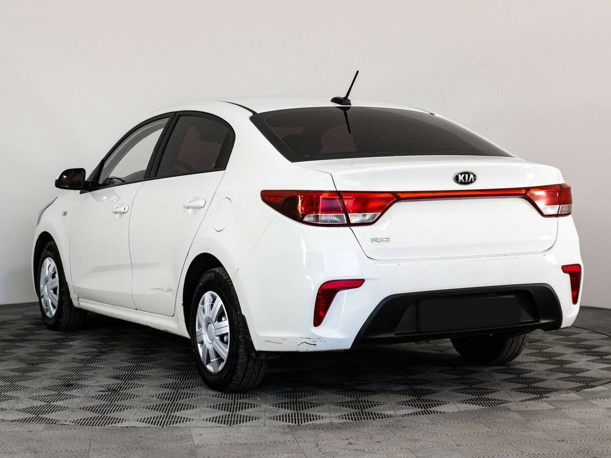 Kia Rio с пробегом — 2017 год. Фото: #5