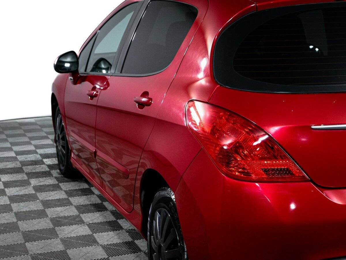 Peugeot 308 с пробегом — 2012 год. Фото: #17