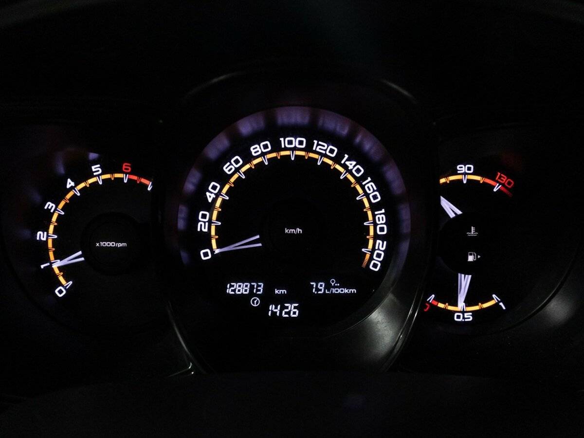 Lada (ВАЗ) Vesta с пробегом — 2019 год. Фото: #11