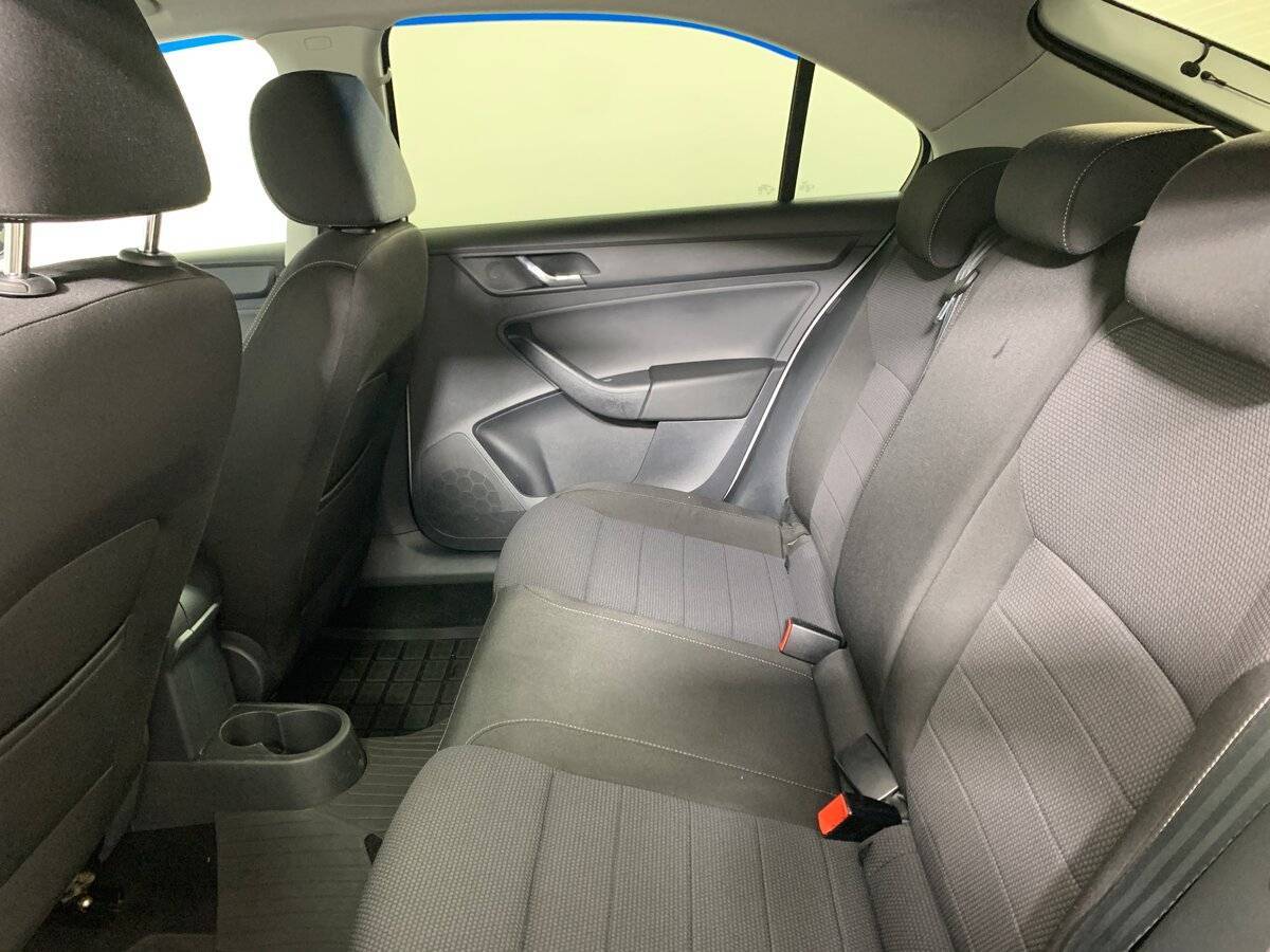 Skoda Rapid с пробегом — 2015 год. Фото: #17