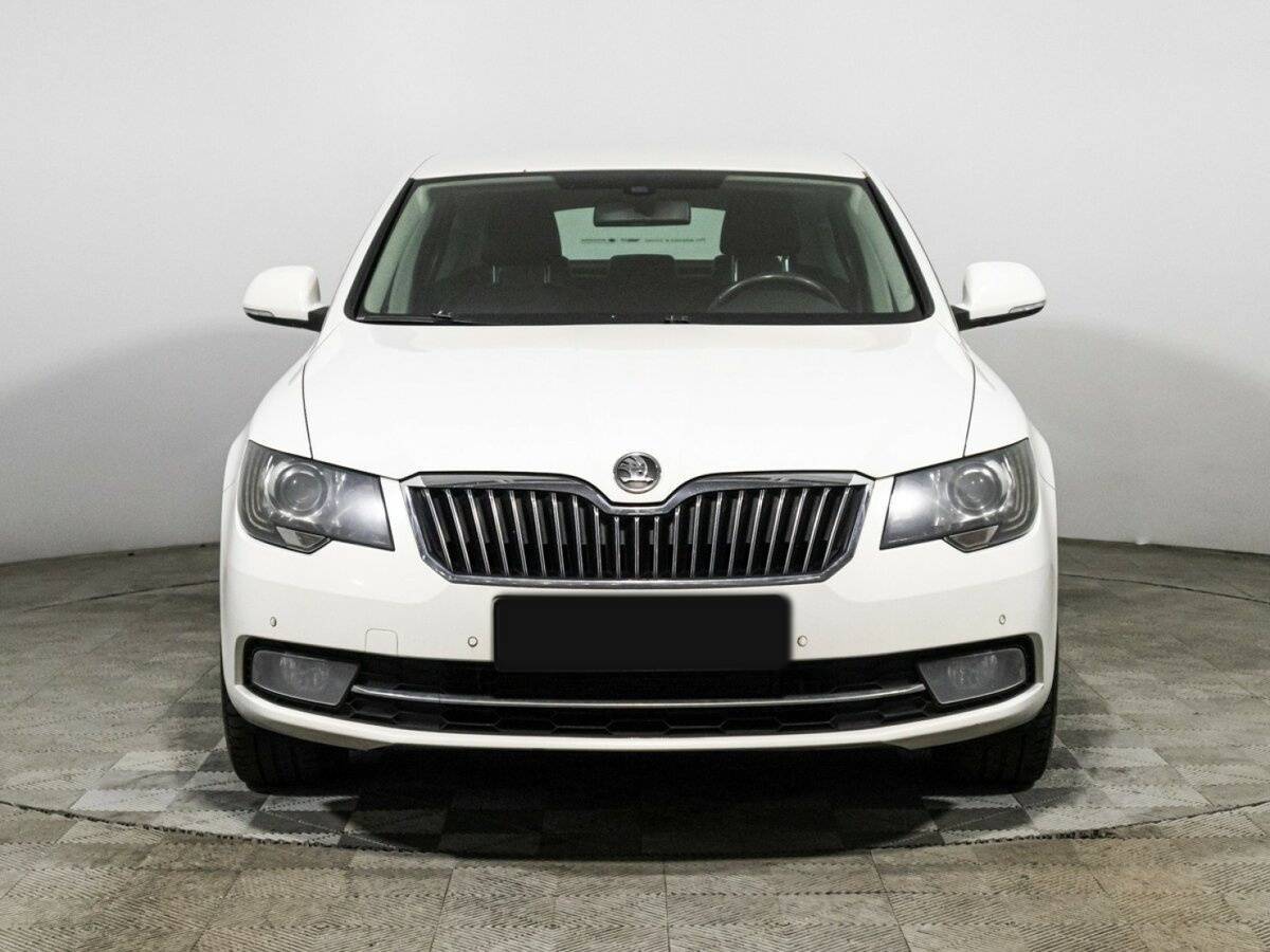 Skoda Superb с пробегом — 2013 год. Фото: #1