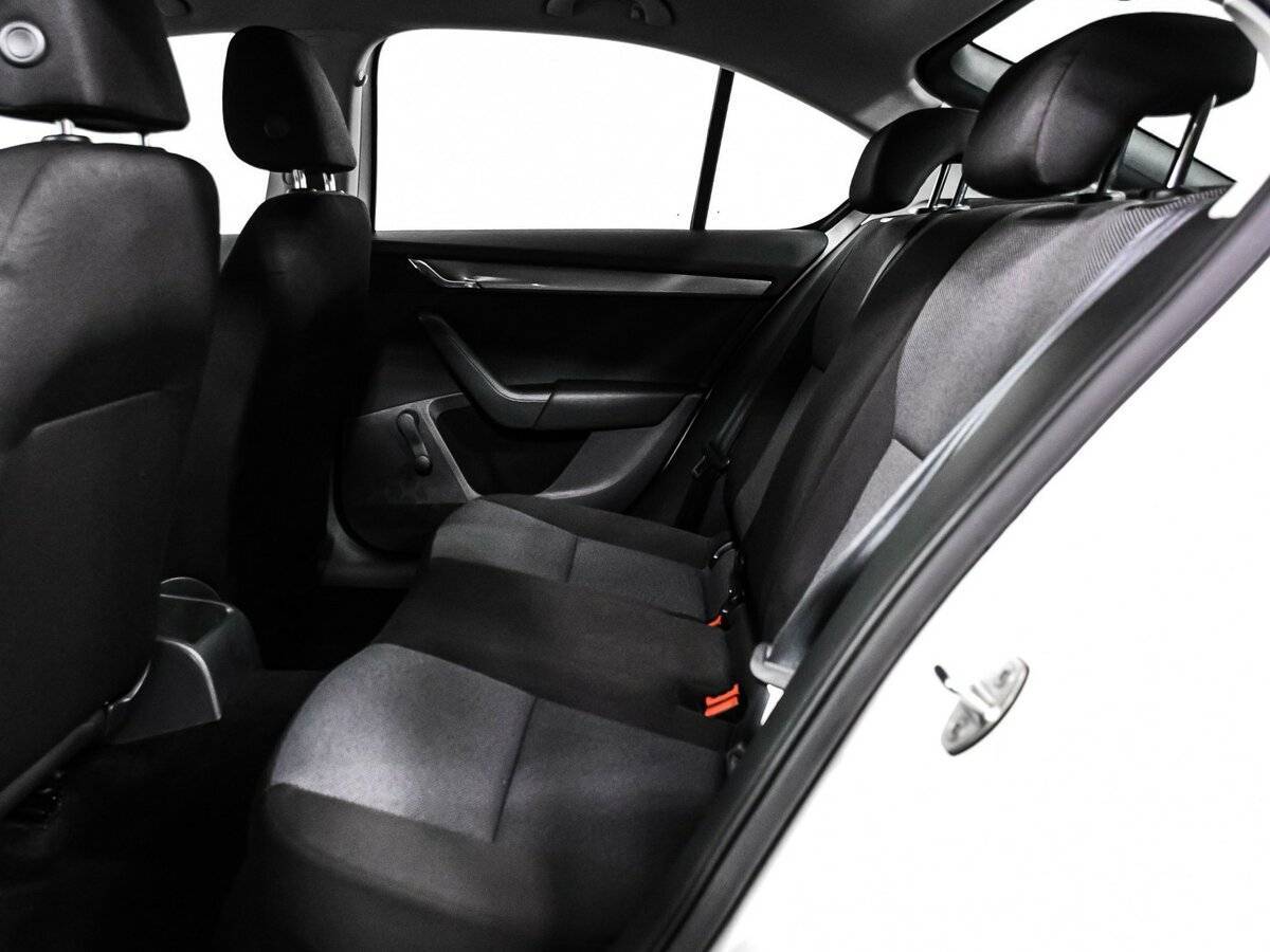 Skoda Octavia с пробегом — 2015 год. Фото: #12