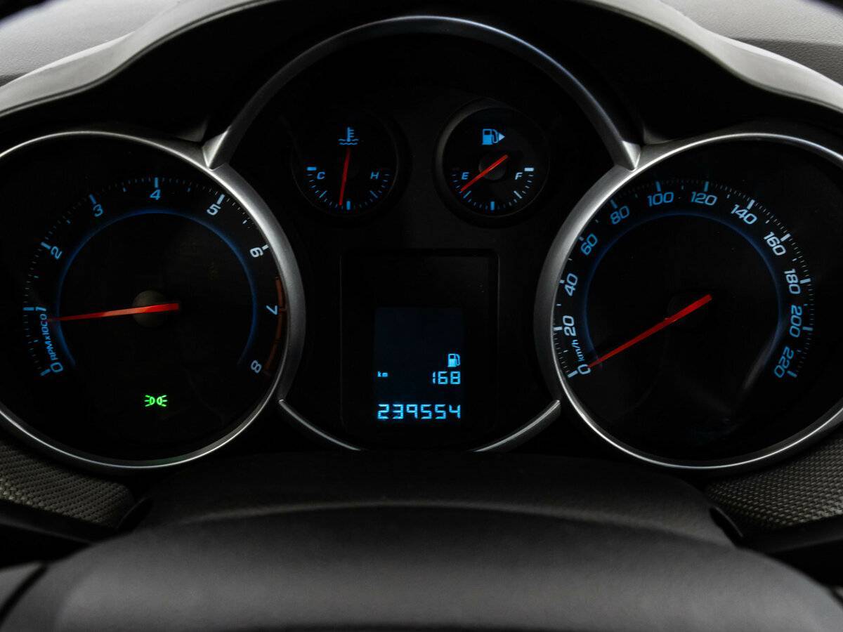 Chevrolet Cruze с пробегом — 2014 год. Фото: #14