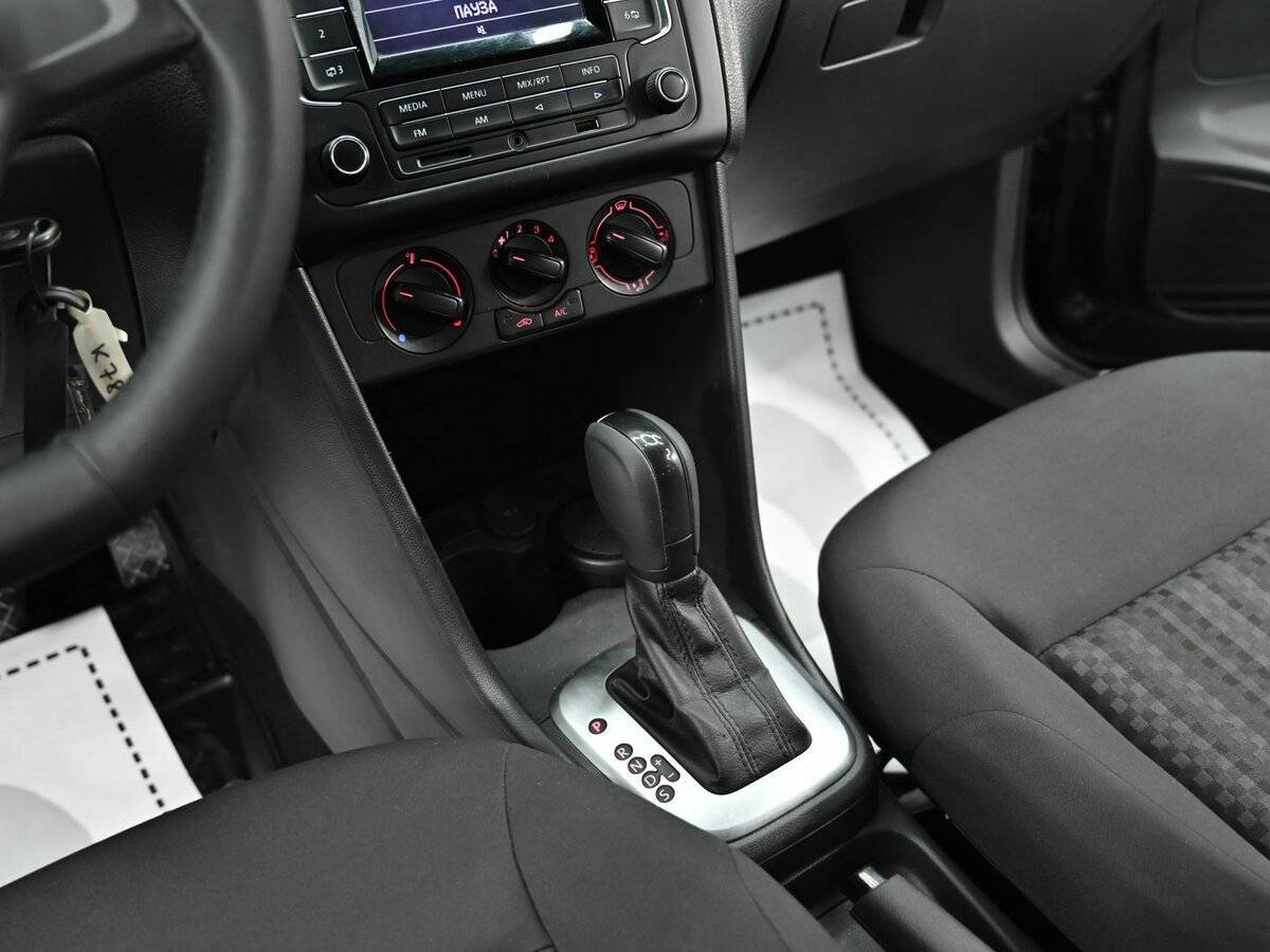 Volkswagen Polo с пробегом — 2017 год. Фото: #10