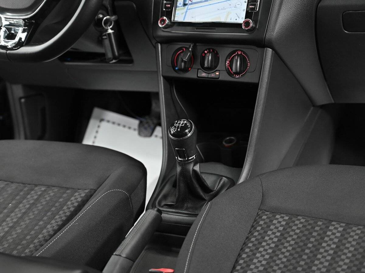 Volkswagen Polo с пробегом — 2016 год. Фото: #10