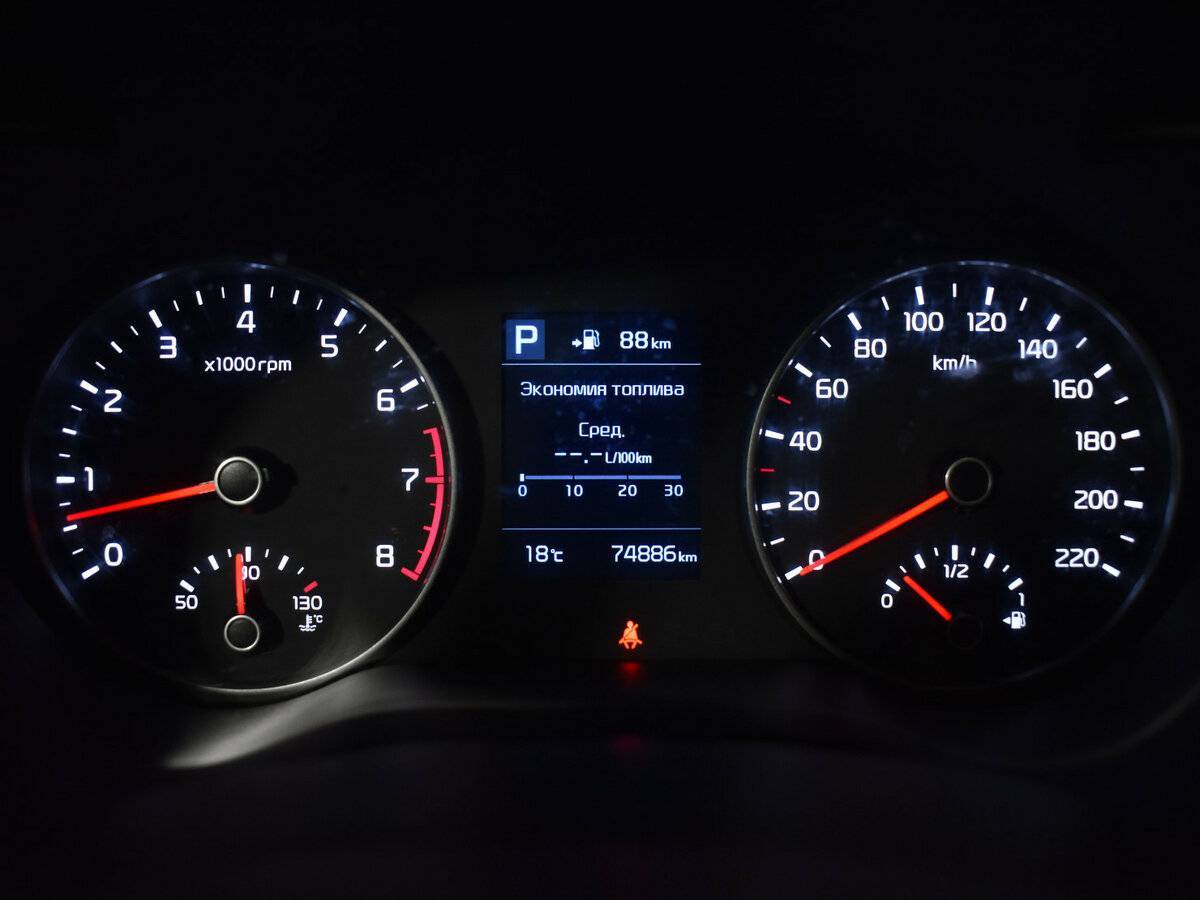 Kia Rio с пробегом — 2017 год. Фото: #11