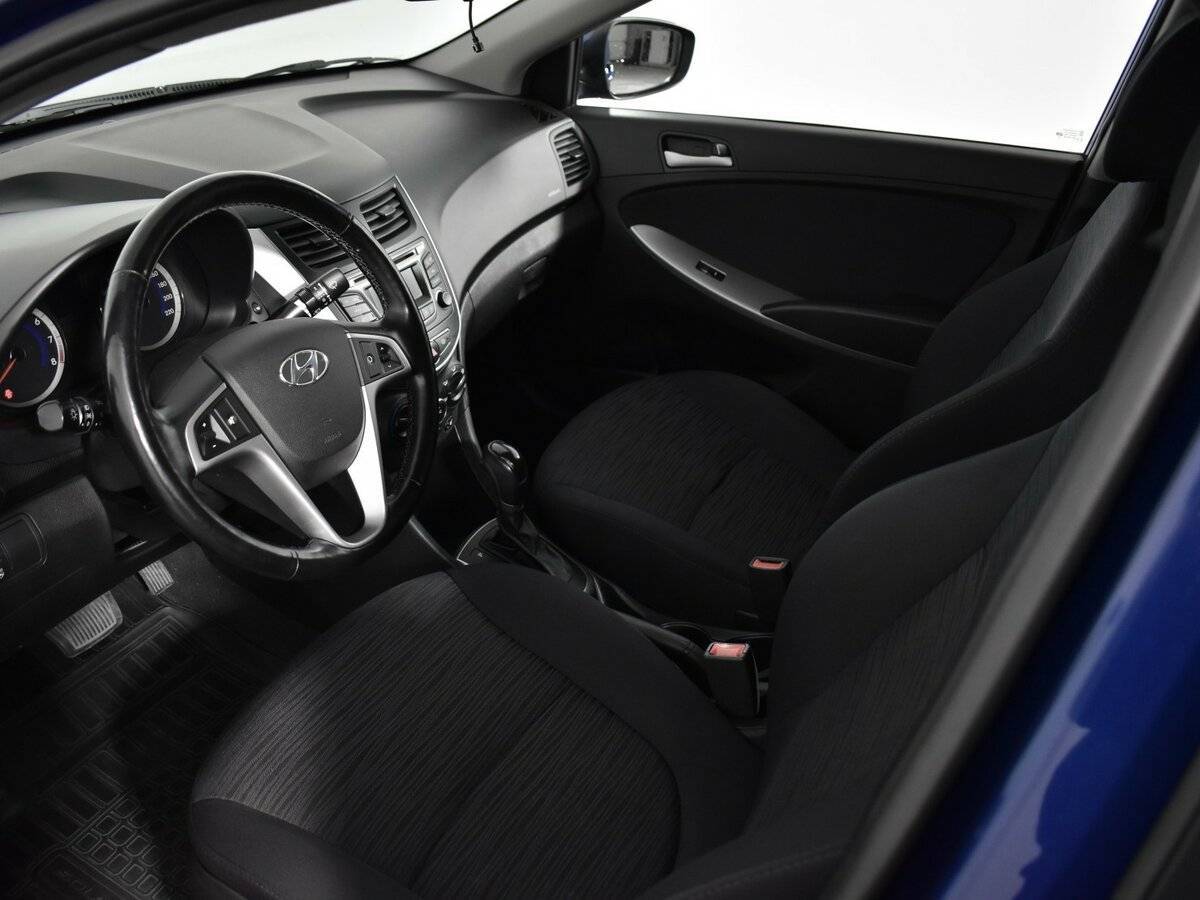 Hyundai Solaris с пробегом — 2015 год. Фото: #8