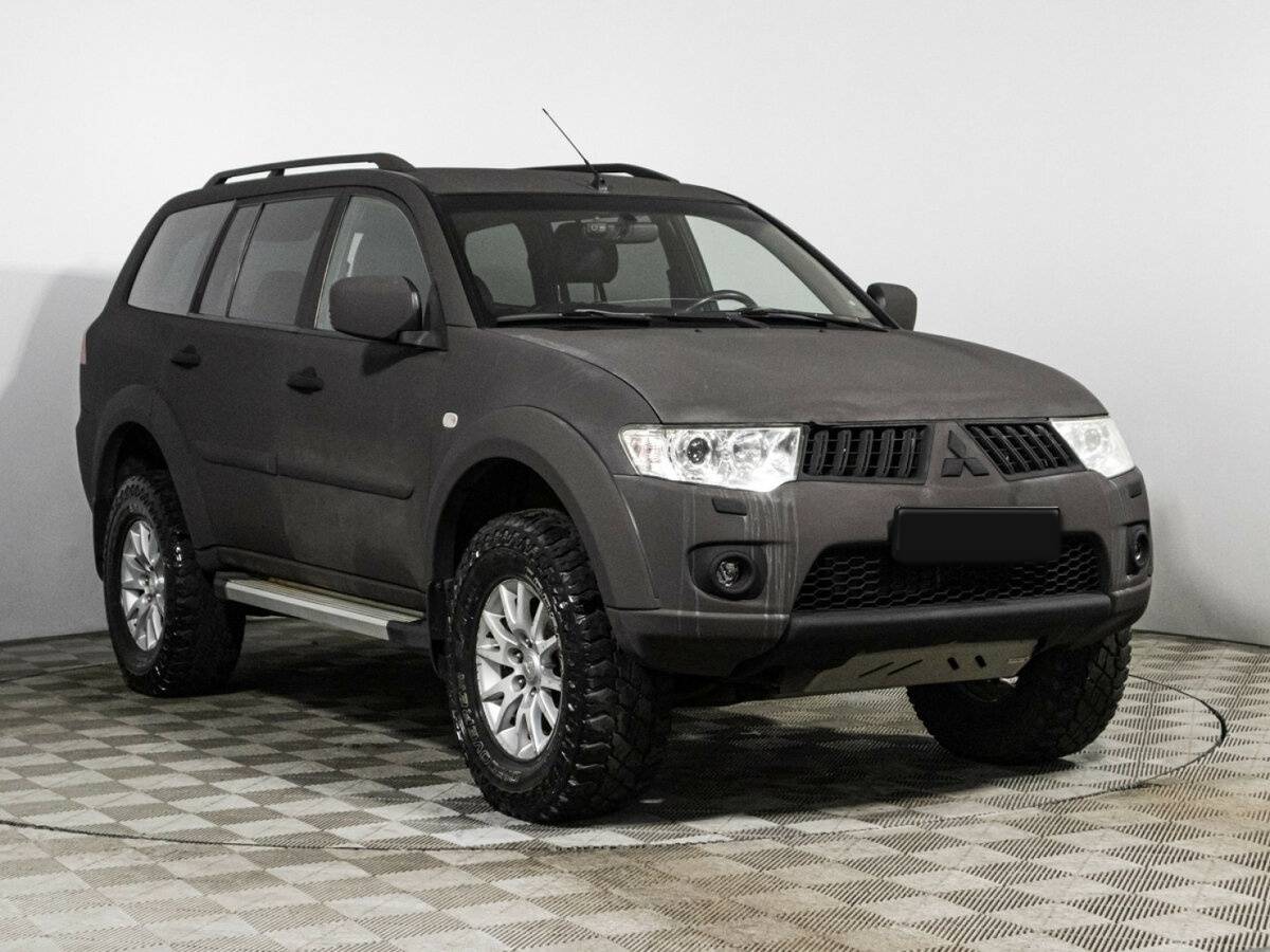 Mitsubishi Pajero Sport с пробегом — 2012 год. Фото: #2