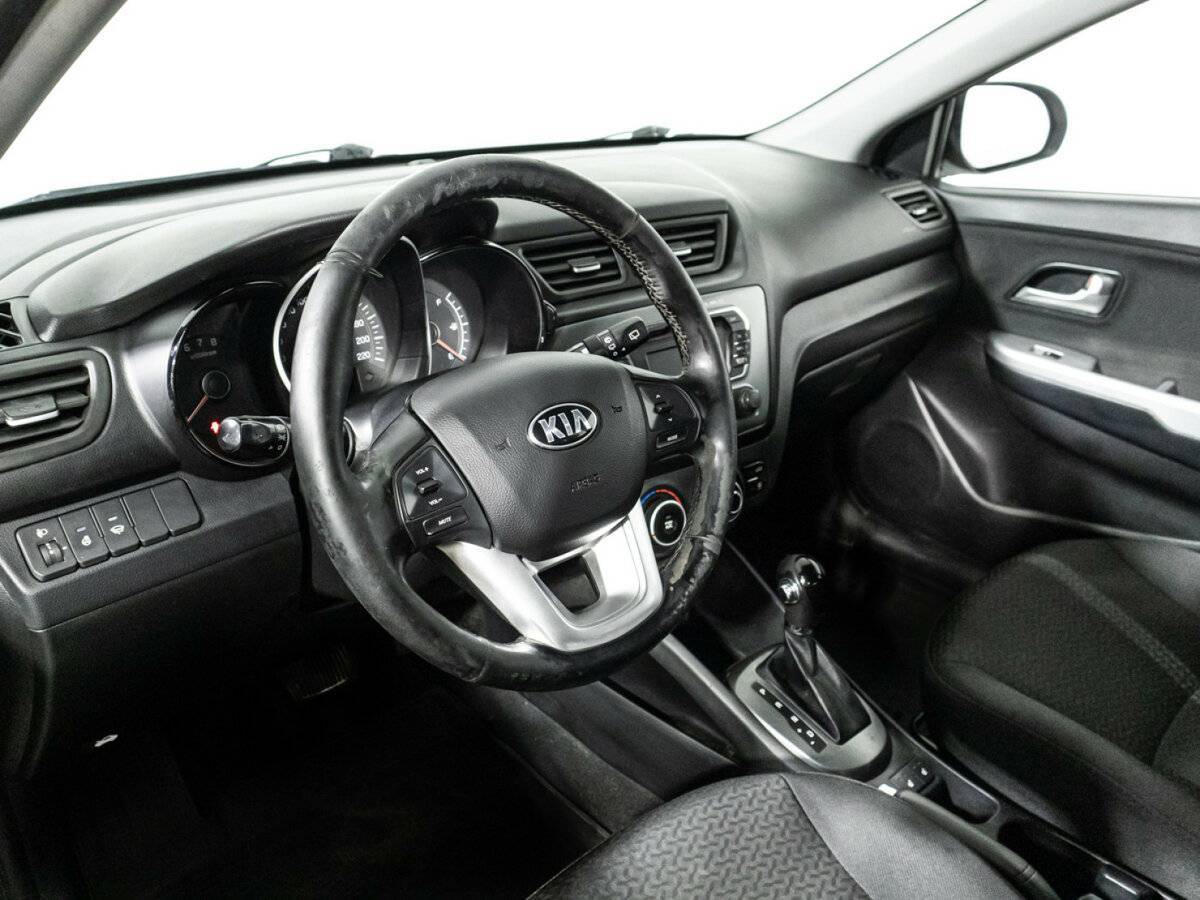 Kia Rio с пробегом — 2014 год. Фото: #10