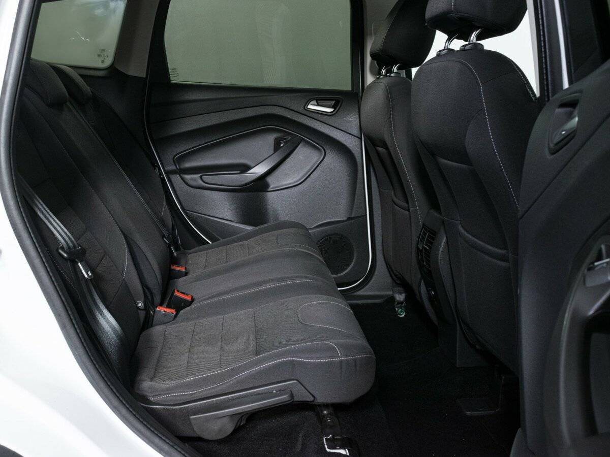 Ford Kuga с пробегом — 2014 год. Фото: #8