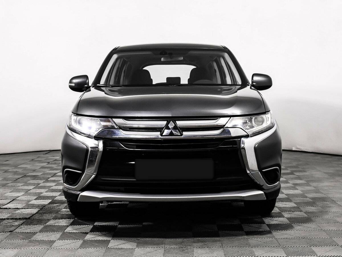 Mitsubishi Outlander с пробегом — 2015 год. Фото: #1