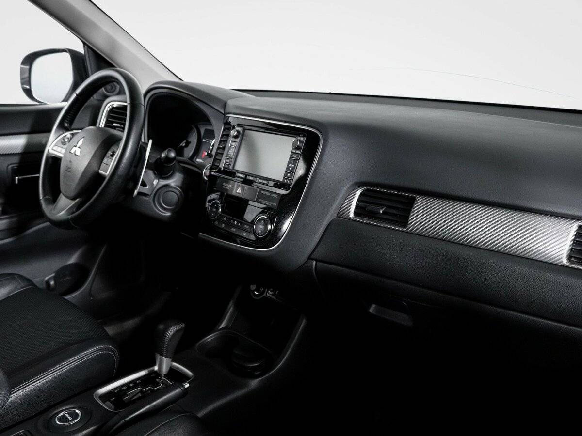 Mitsubishi Outlander с пробегом — 2012 год. Фото: #8