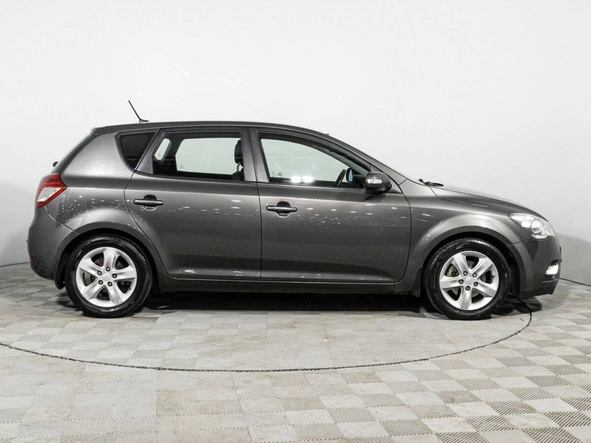 Kia Ceed с пробегом — 2012 год. Фото: #3