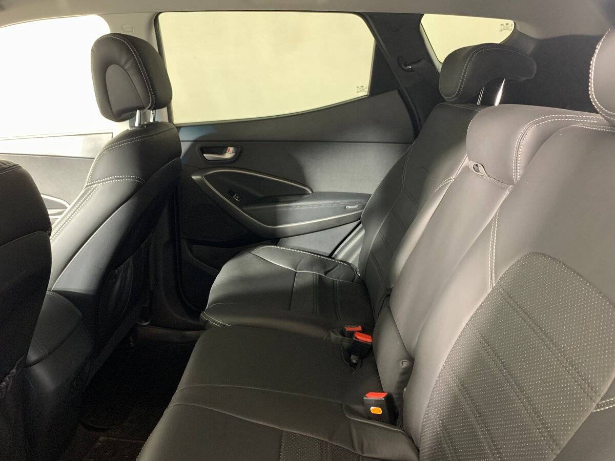 Hyundai Santa Fe с пробегом — 2014 год. Фото: #17