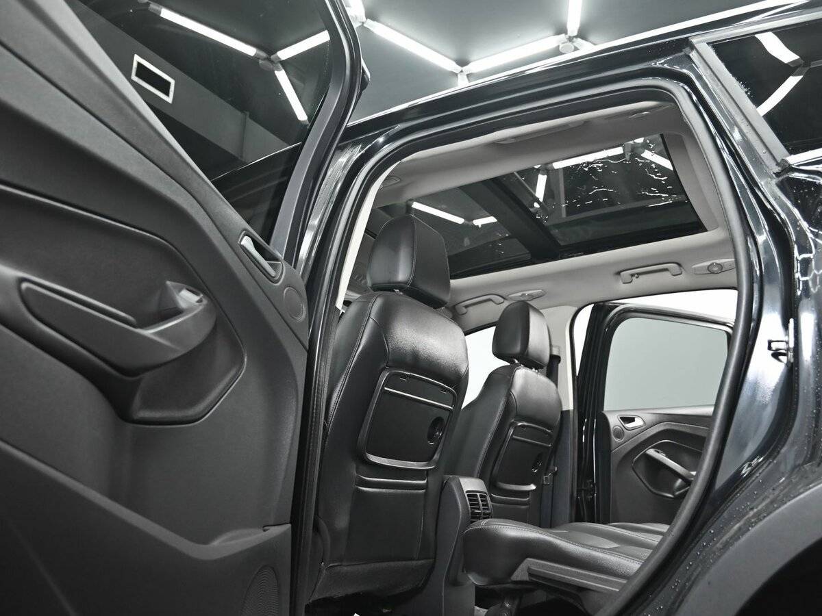 Ford Kuga с пробегом — 2014 год. Фото: #15