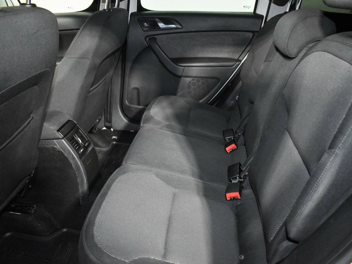 Skoda Yeti с пробегом — 2013 год. Фото: #10