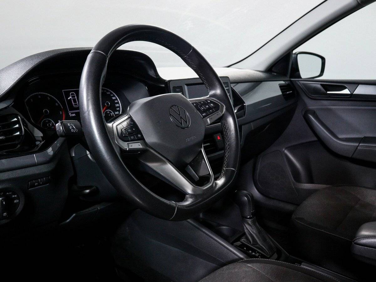 Volkswagen Polo с пробегом — 2022 год. Фото: #13