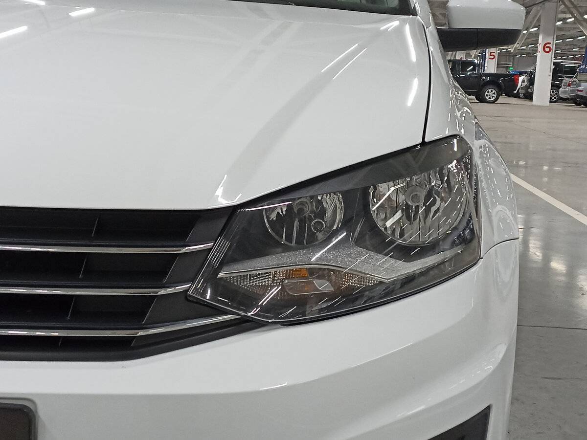 Volkswagen Polo с пробегом — 2018 год. Фото: #16