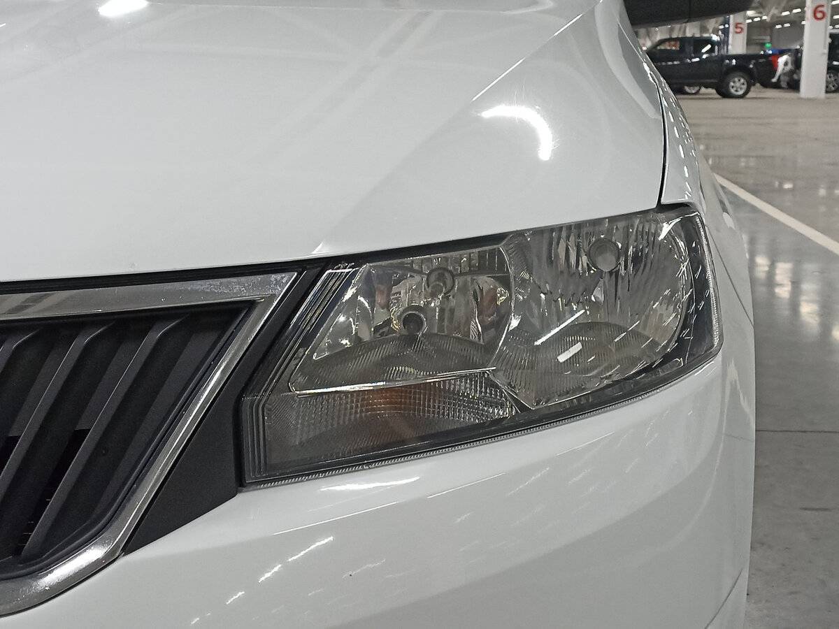 Skoda Rapid с пробегом — 2018 год. Фото: #16