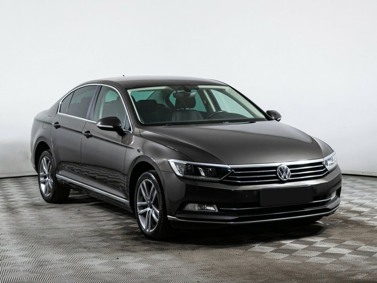 Volkswagen Passat с пробегом — 2017 год. Фото: #2