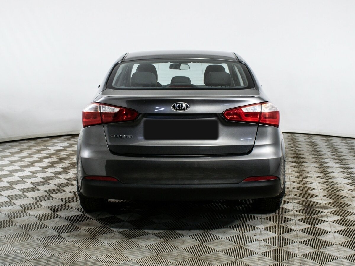 Kia Cerato с пробегом — 2015 год. Фото: #4