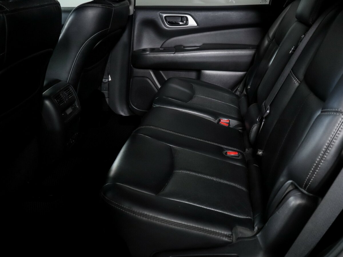 Nissan Pathfinder с пробегом — 2015 год. Фото: #7