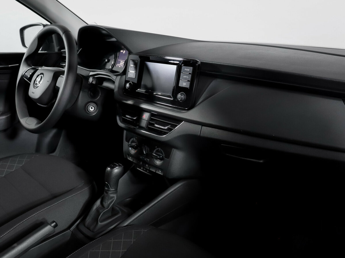 Skoda Rapid с пробегом — 2021 год. Фото: #6