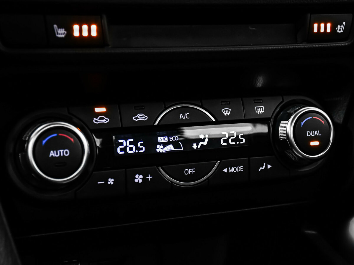 Mazda 3 с пробегом — 2015 год. Фото: #12