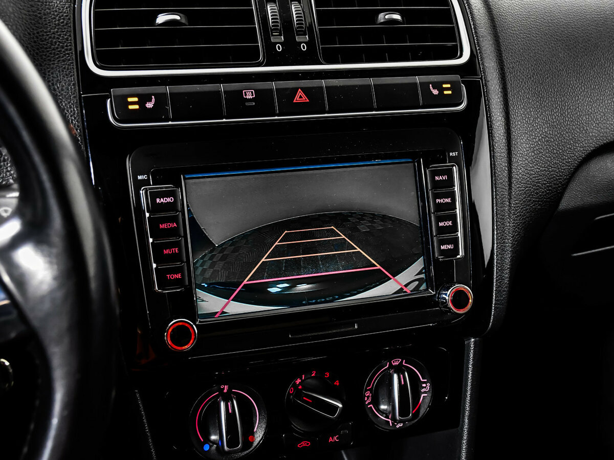 Volkswagen Polo с пробегом — 2017 год. Фото: #13