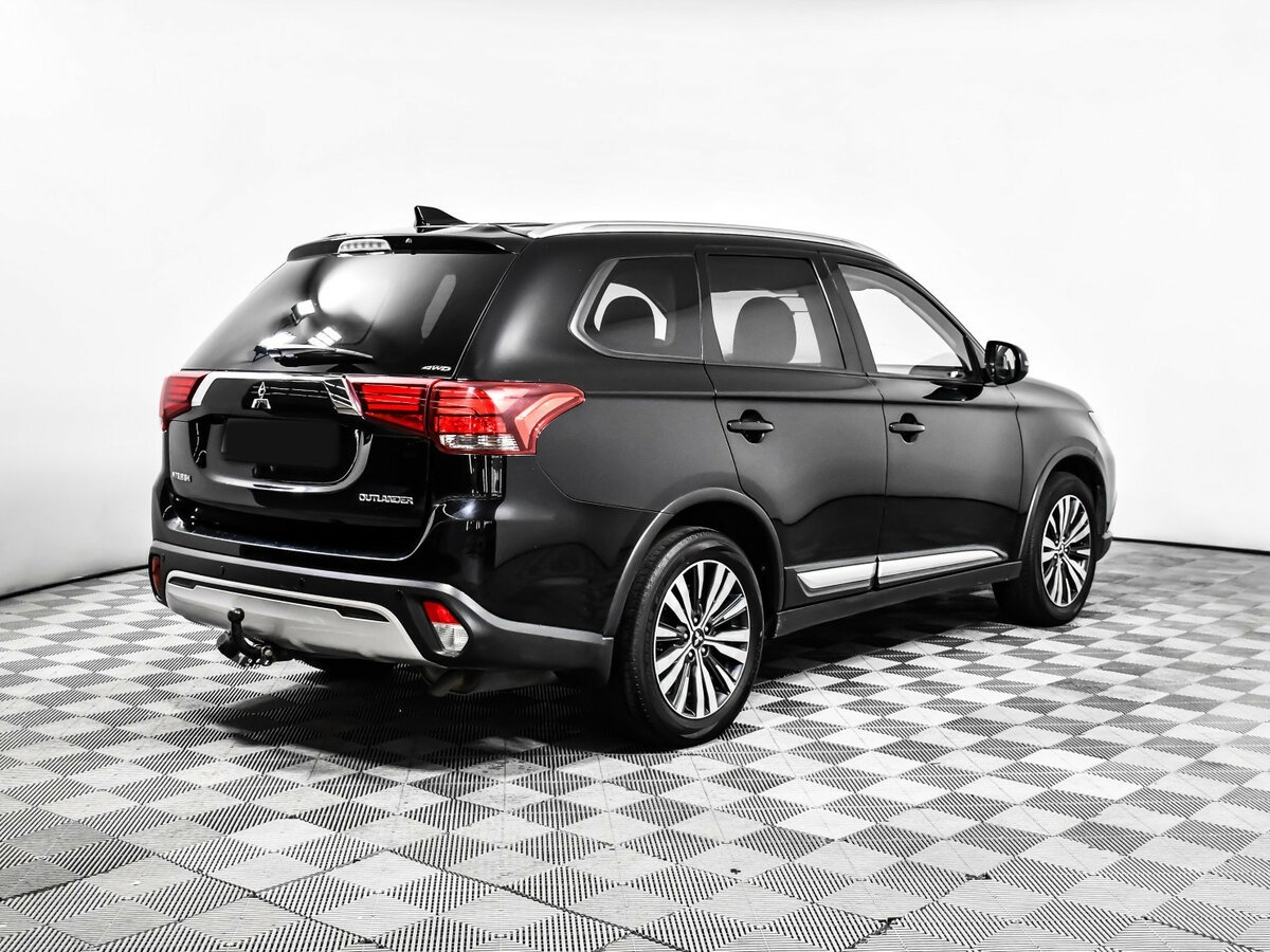 Mitsubishi Outlander с пробегом — 2018 год. Фото: #3