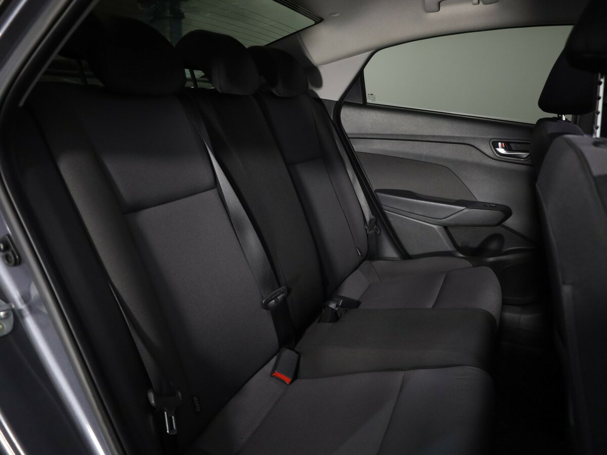 Hyundai Solaris с пробегом — 2021 год. Фото: #16