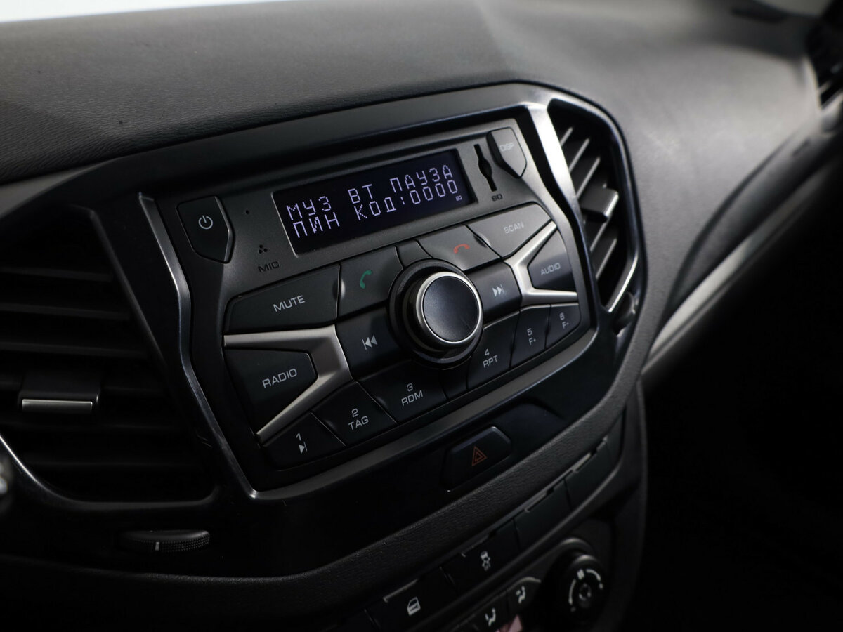 Lada (ВАЗ) Vesta с пробегом — 2017 год. Фото: #11