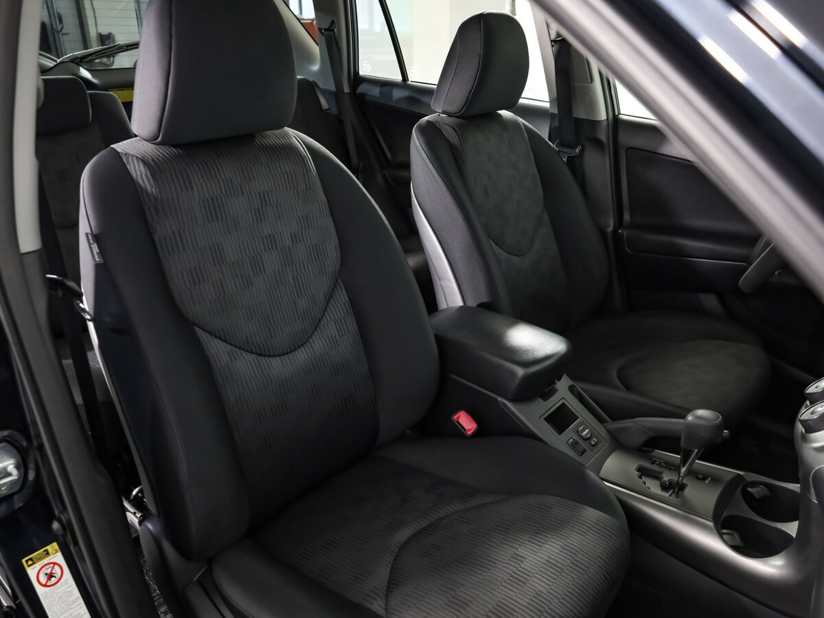 Toyota RAV4 с пробегом — 2012 год. Фото: #6
