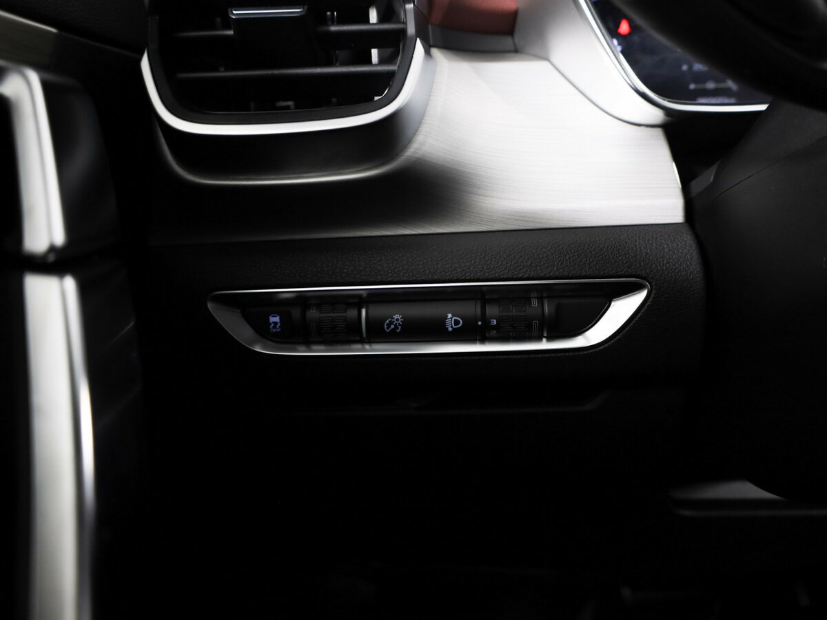 Geely Coolray с пробегом — 2022 год. Фото: #21