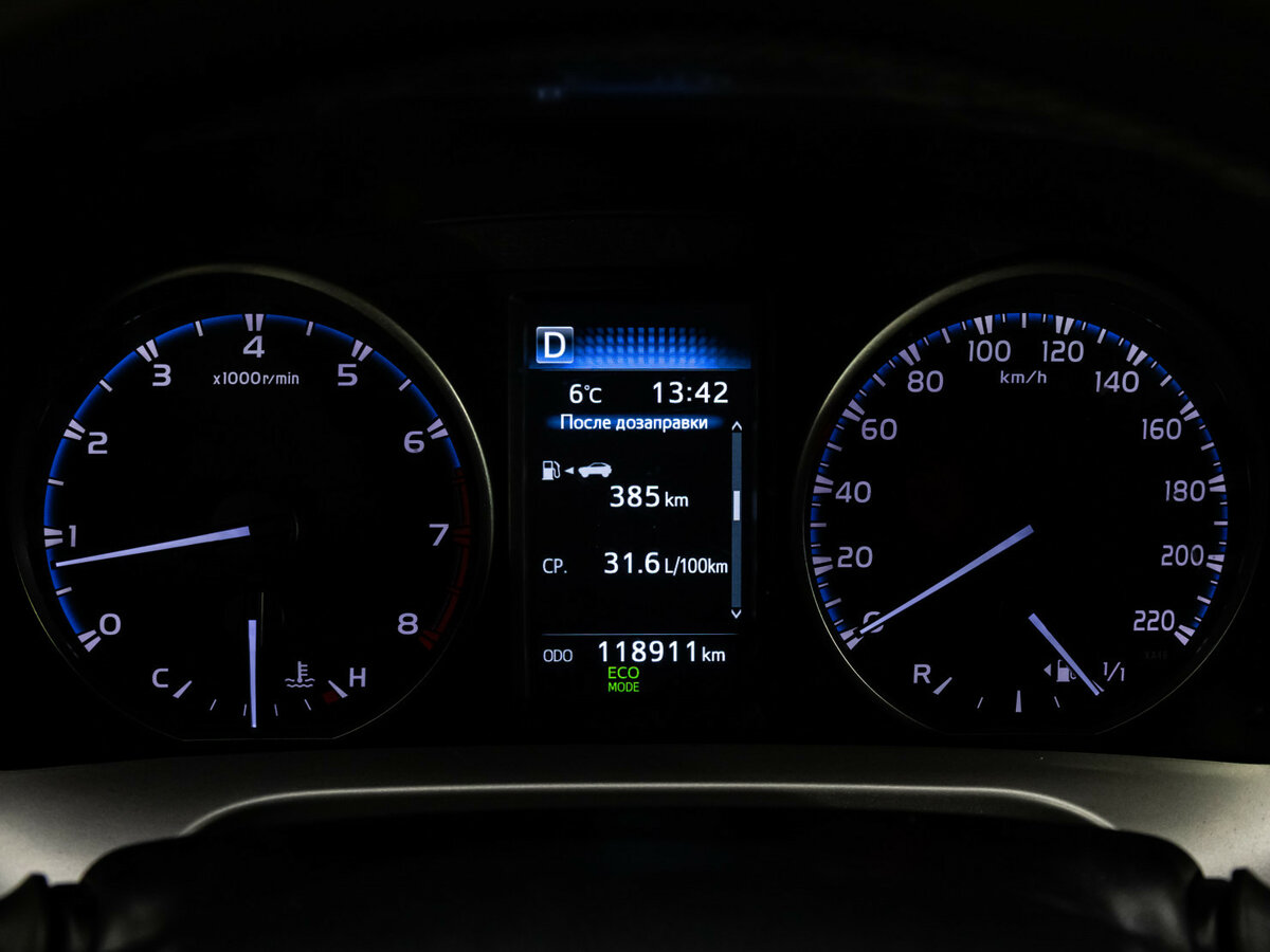 Toyota RAV4 с пробегом — 2016 год. Фото: #18