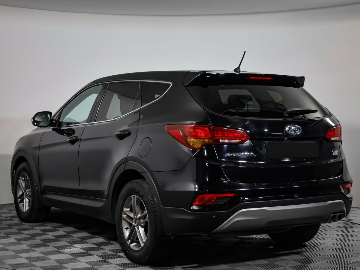 Hyundai Santa Fe с пробегом — 2016 год. Фото: #6