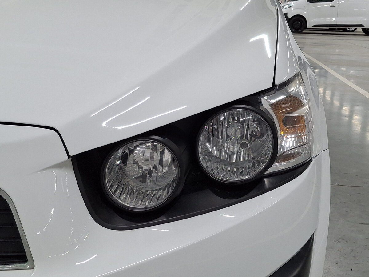 Chevrolet Aveo с пробегом — 2015 год. Фото: #15