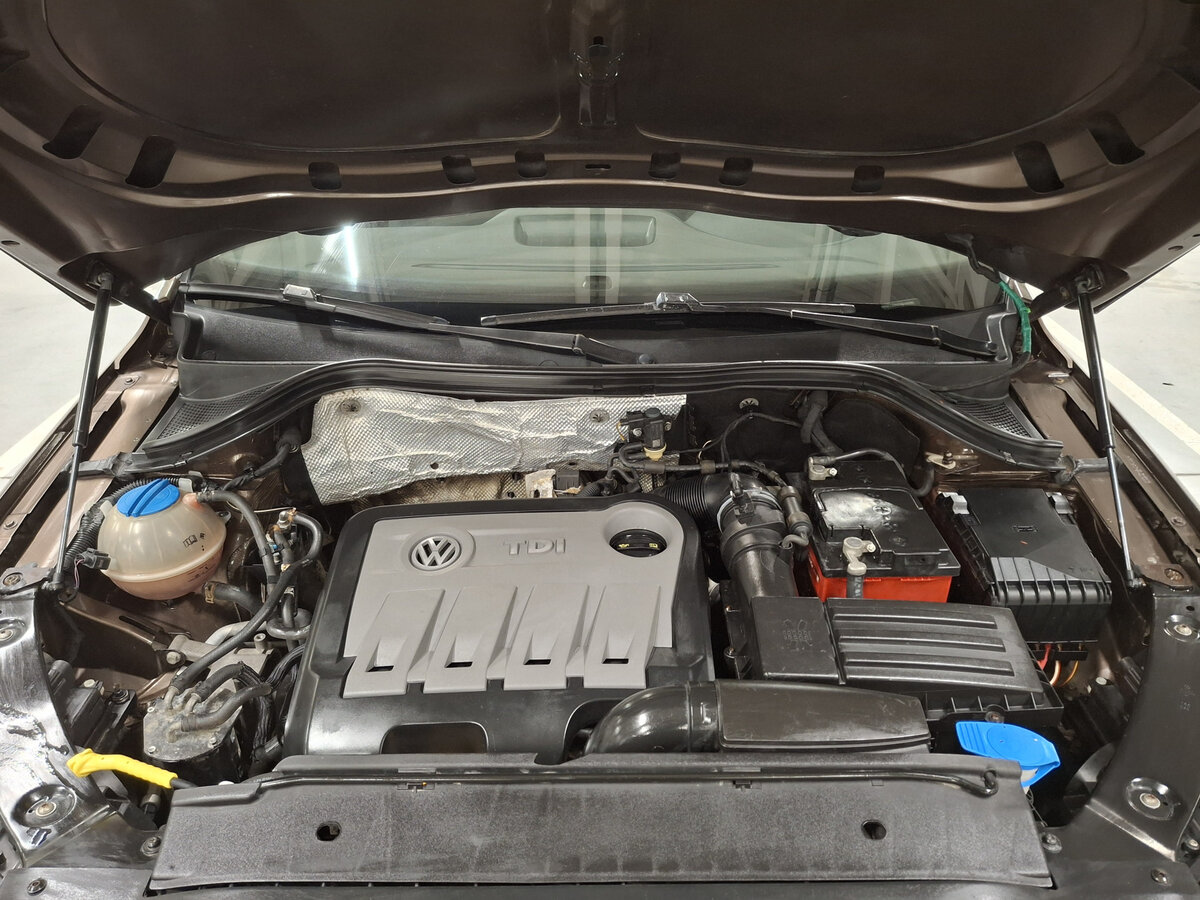 Volkswagen Tiguan с пробегом — 2015 год. Фото: #8