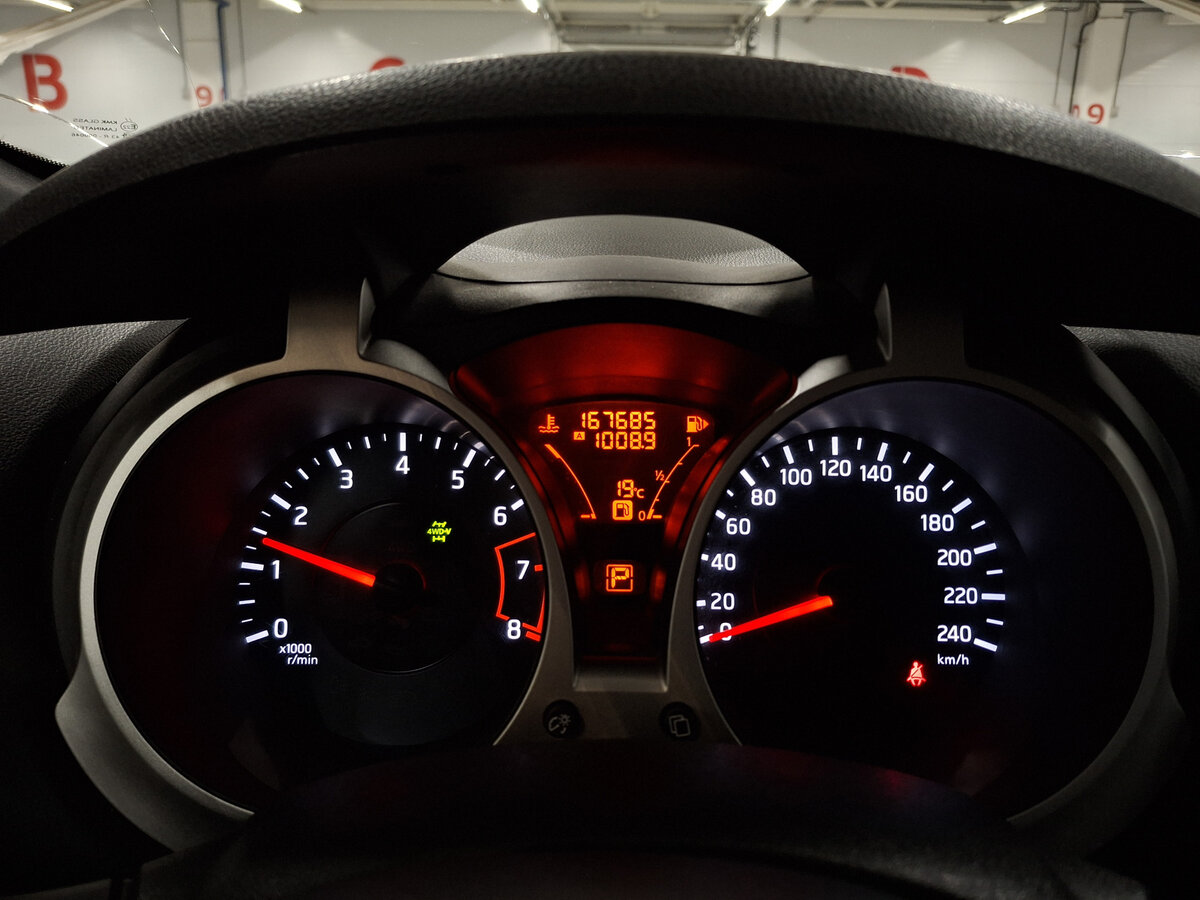 Nissan Juke с пробегом — 2012 год. Фото: #12