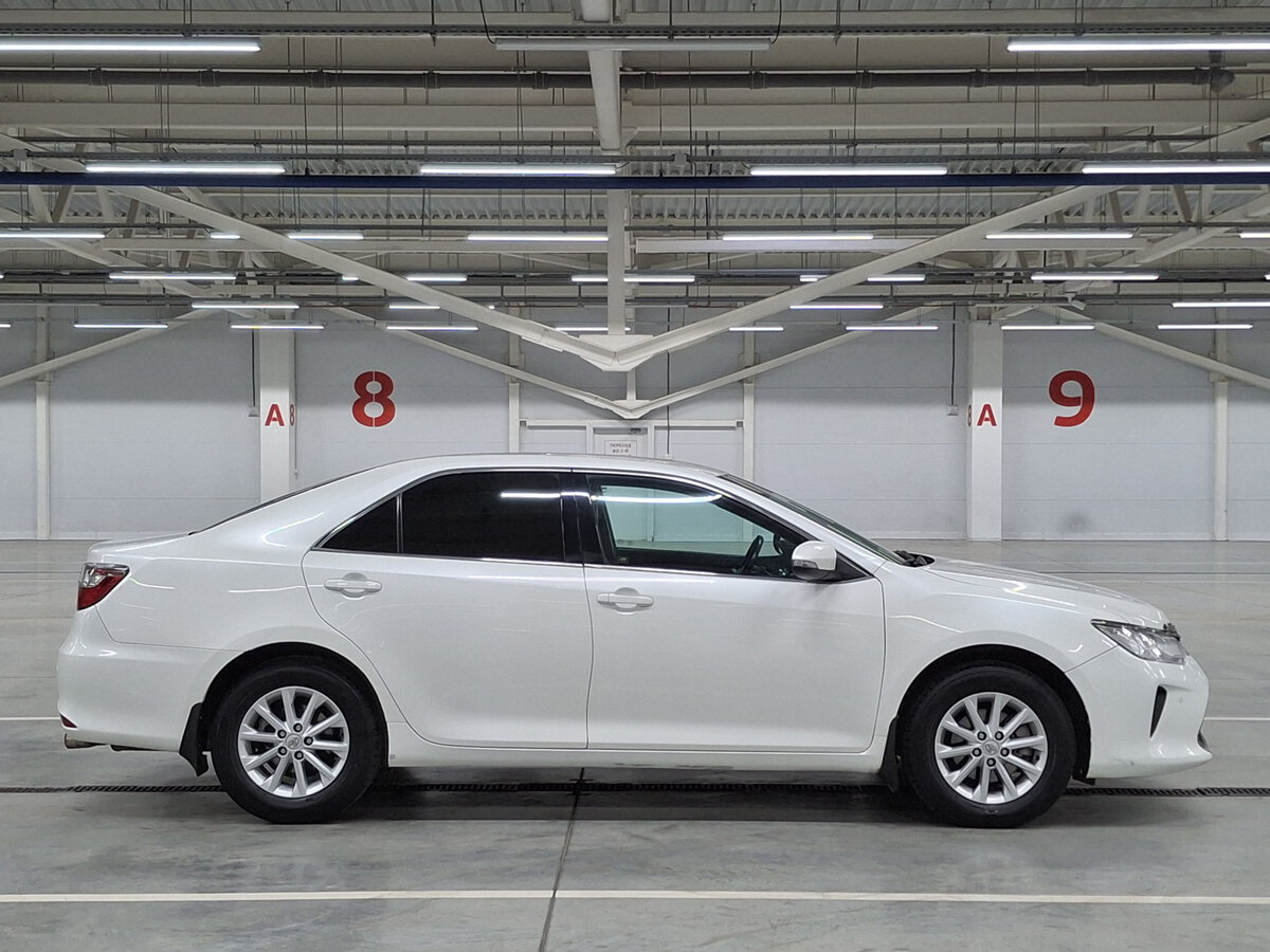 Toyota Camry с пробегом — 2015 год. Фото: #3