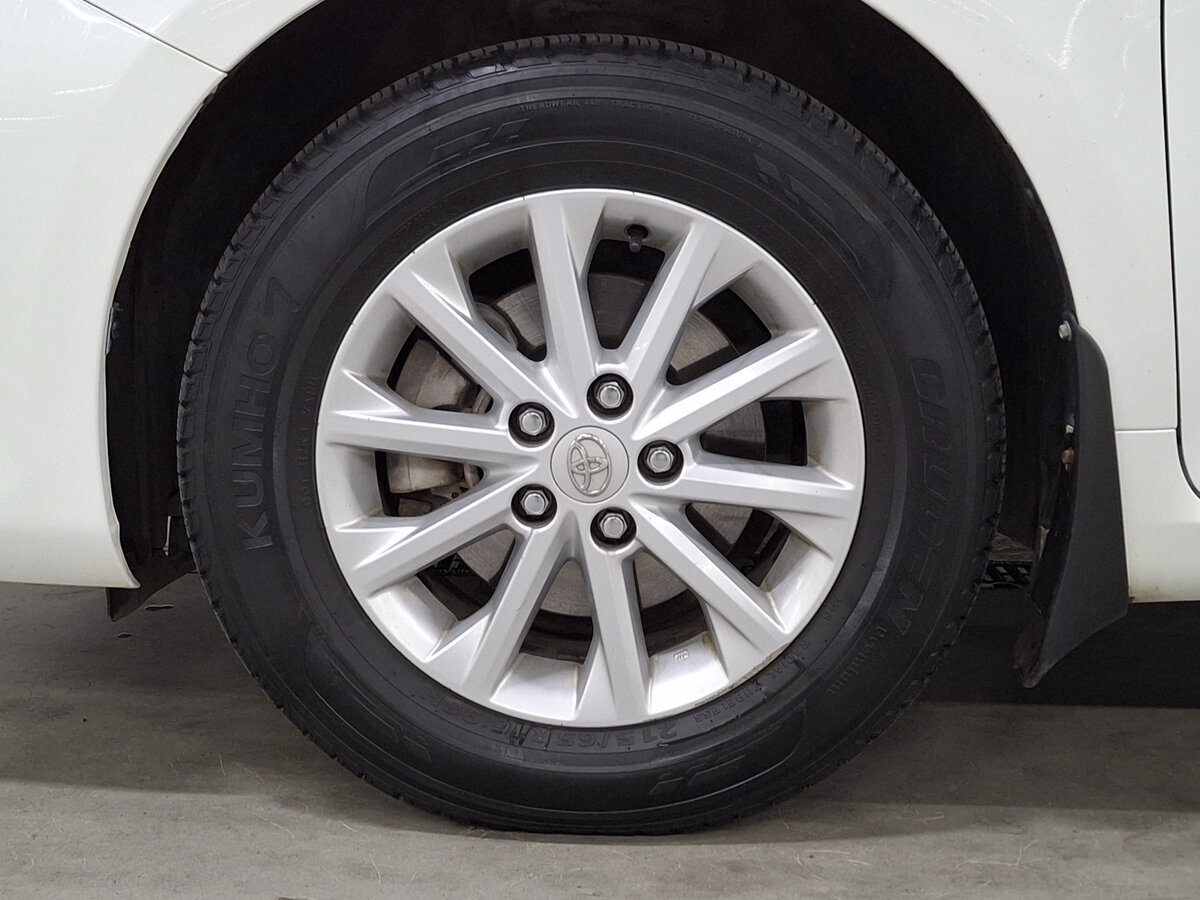 Toyota Camry с пробегом — 2015 год. Фото: #17